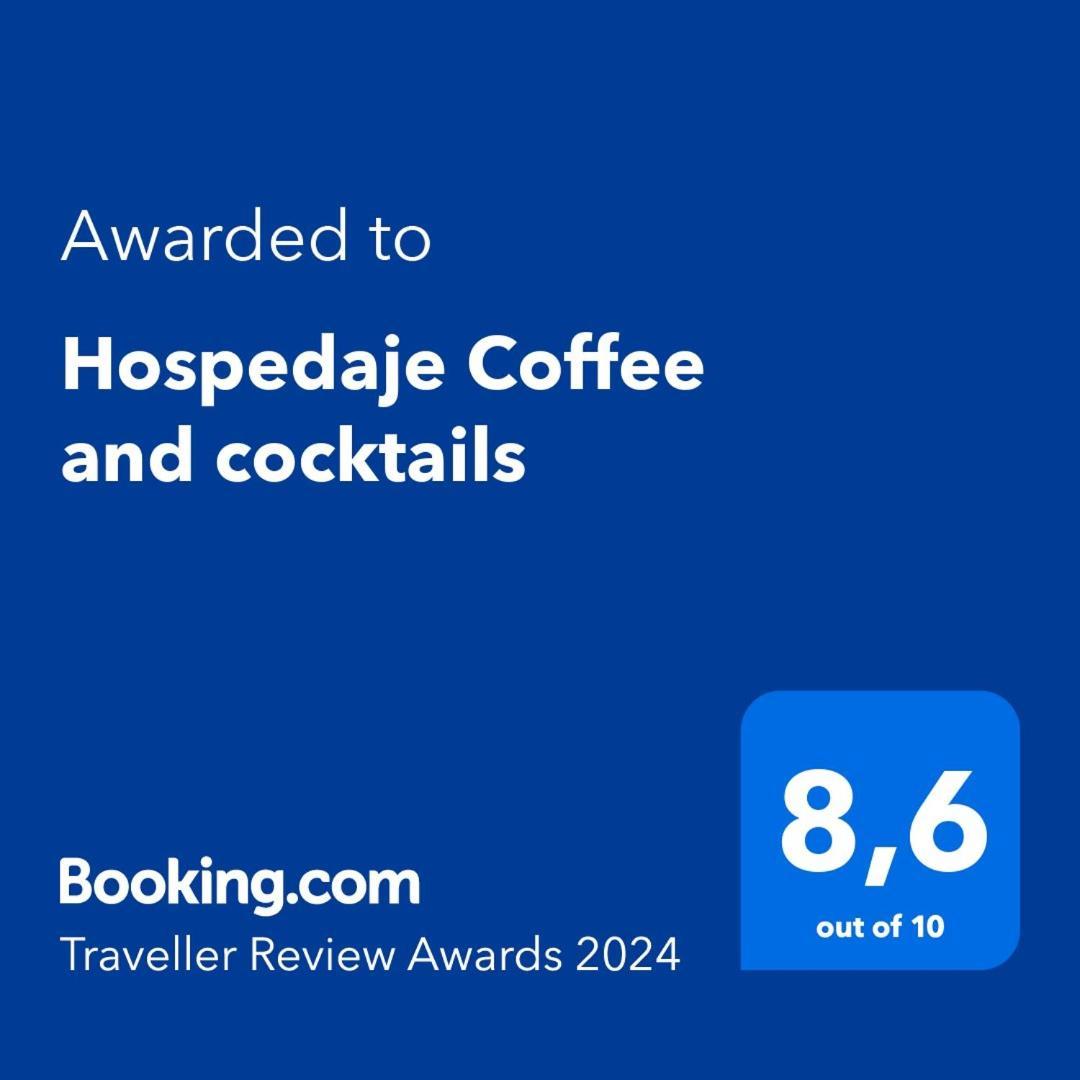 Hospedaje Coffee And Cocktails เอสเตลิ ภายนอก รูปภาพ